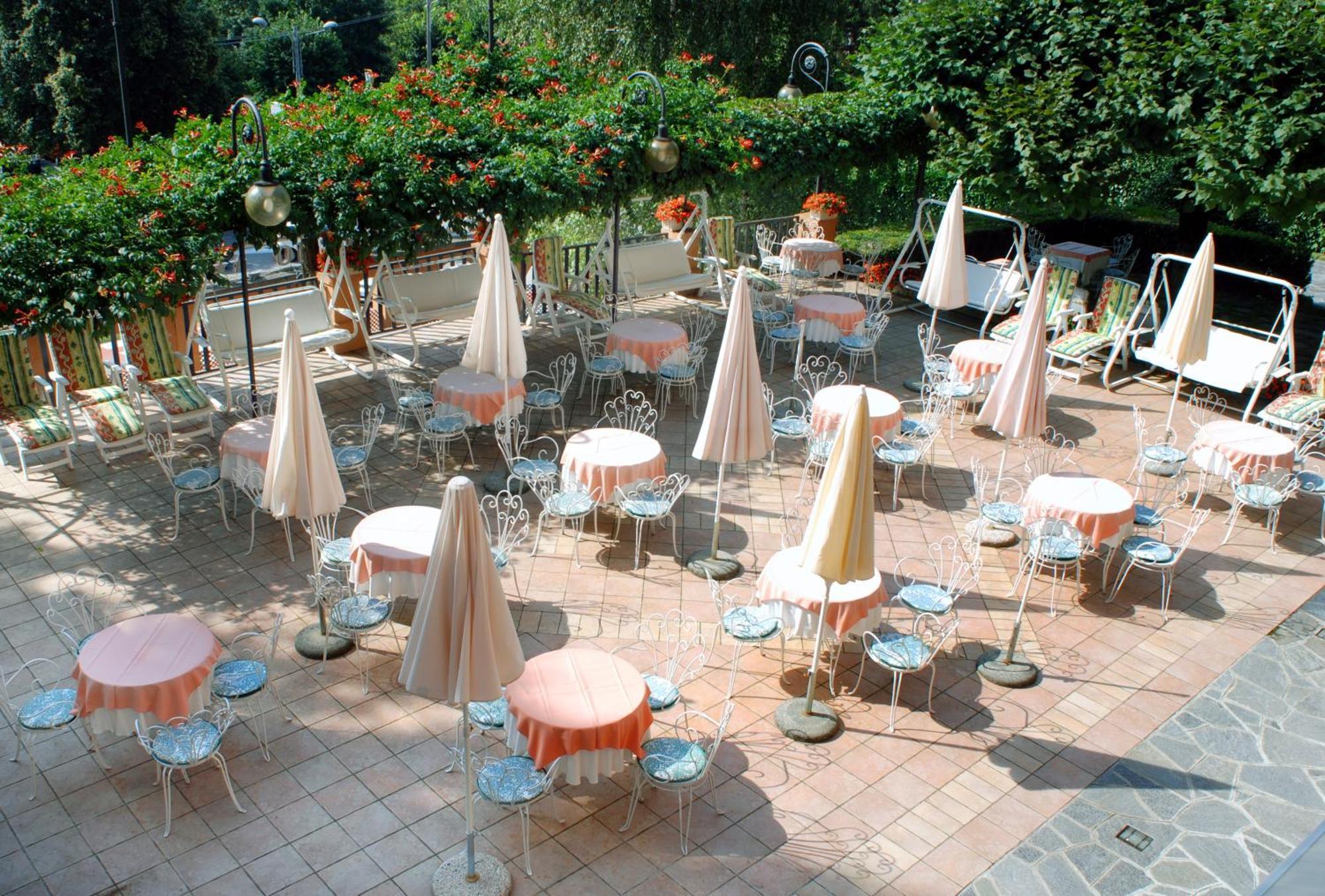 Hotel Moderno Premeno Exterior foto
