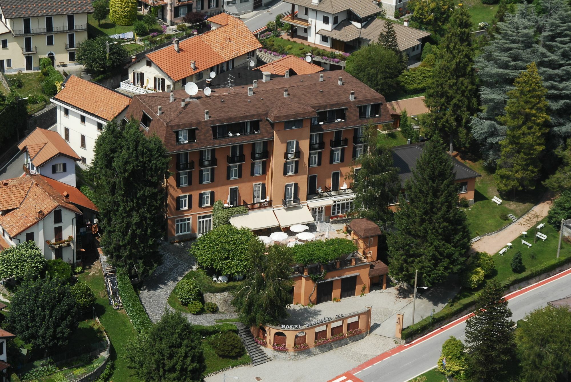 Hotel Moderno Premeno Exterior foto